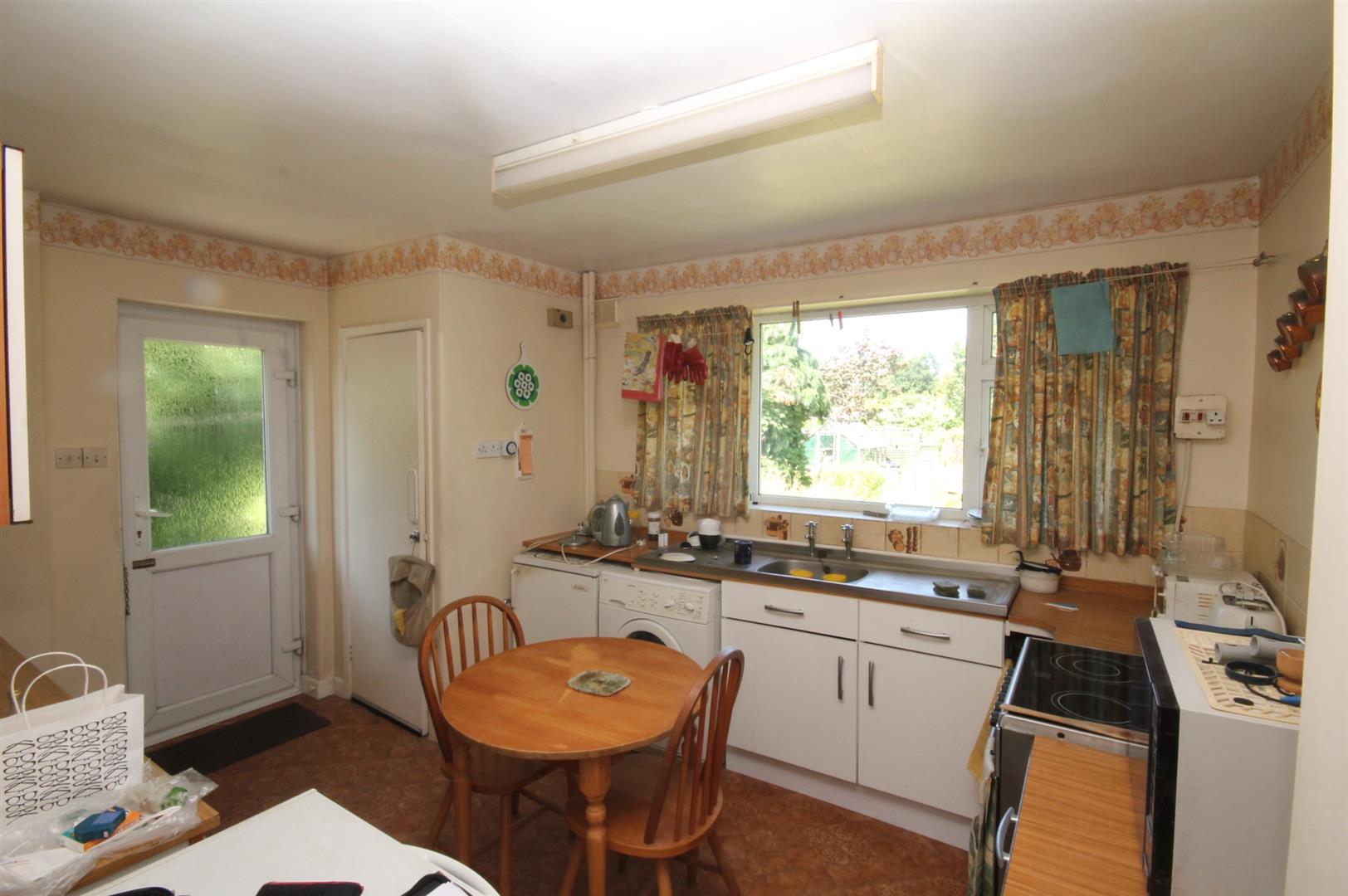 KITCHEN/BREAKFAST ROOM